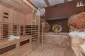 4 bedroom house 220 m² Grad Omis, Croatia