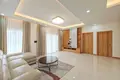 Maison 4 chambres  Nong Prue, Thaïlande