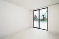 4-Schlafzimmer-Villa 430 m² Estepona, Spanien