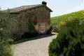 Propiedad comercial 6 000 m² en Siena, Italia