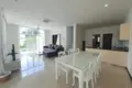 Maison de ville 3 chambres 214 m² Ban Bang Thao, Thaïlande