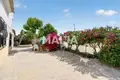 Дом  Ориуэла, Испания