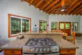 5 bedroom house 254 m² West Bay, Honduras