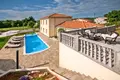 Вилла 4 спальни 180 м² Город Пула, Хорватия