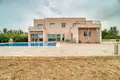 4-Schlafzimmer-Villa 300 m² Geroskipou, Zypern