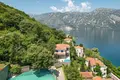 Villa de 9 habitaciones 241 m² Kostanjica, Montenegro