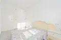 Mieszkanie 3 pokoi 90 m² Torrevieja, Hiszpania