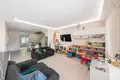 Mieszkanie 18 pokojów 650 m² Soiano del Lago, Włochy