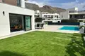 4 bedroom house 245 m² Finestrat, Spain