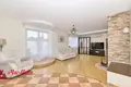 Cottage 438 m² Valiarjanava, Belarus
