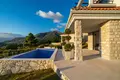 Villa mit 2 Schlafzimmern 185 m² Tivat, Montenegro