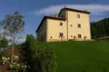 Nieruchomości inwestycyjne 670 m² Florencja, Włochy