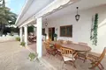 Villa 13 bedrooms 1 806 m² Elda, Spain
