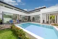 Villa mit 2 Schlafzimmern 120 m² Rawai, Thailand
