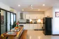 Villa mit 2 Schlafzimmern 250 m² Rawai, Thailand
