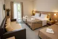 Hôtel 2 243 m² à Kalyves Polygyrou, Grèce