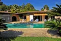 Villa de tres dormitorios 230 m² en Francia, Francia