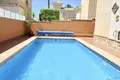 Villa de tres dormitorios 150 m² Orihuela, Španjolska