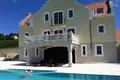 Hotel 2 437 m² Monoszlo, Węgry