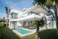 4-Schlafzimmer-Villa 368 m² Marbella, Spanien