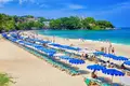 Na sprzedaż 4-gwiazdkowy hotel z 224 pokojami, niedaleko plaży Karon w Phuket w Tajlandii