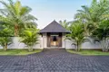 Villa 10 Schlafzimmer 1 637 m² Nyambu, Indonesien