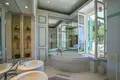 4-Schlafzimmer-Villa 260 m² in Frankreich, Frankreich