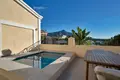 Haus 5 Schlafzimmer 242 m² Dos Hermanas, Spanien