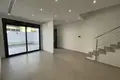 Villa de tres dormitorios 134 m² Almoradi, Španjolska