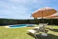 Haus 4 Schlafzimmer 300 m² Dos Hermanas, Spanien