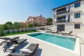 4 bedroom Villa 240 m² Grad Porec, Croatia