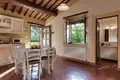 Casa 20 habitaciones 1 500 m² Casole dElsa, Italia