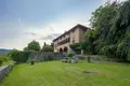 Villa 10 Schlafzimmer 1 600 m² Bergamo, Italien