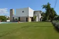 4-Schlafzimmer-Villa 615 m² Alicante, Spanien