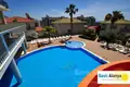 Dzielnica mieszkaniowa Sea view apartment in well managed complex