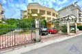 Casa 27 habitaciones 1 300 m² Budva, Montenegro