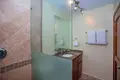 Condo z 1 sypialnią 564 m² West Bay, Honduras