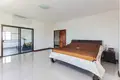 Villa mit 2 Schlafzimmern 345 m² Rawai, Thailand