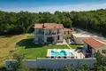 Дом 4 спальни 230 м² Город Пула, Хорватия