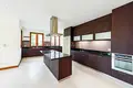 Вилла 4 спальни 671 м² Чонг Тале, Таиланд