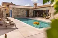 Casa 11 habitaciones 1 561 m² Grad Porec, Croacia
