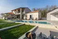 Casa 4 habitaciones 300 m² Opcina Tinjan, Croacia