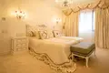 6-Schlafzimmer-Villa 594 m² lAlfas del Pi, Spanien
