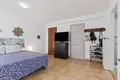 4 bedroom house 251 m² Dos Hermanas, Spain