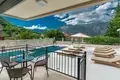 6 bedroom house 350 m² Stoliv, Montenegro