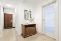 2 bedroom apartment 87 m² Warsaw, Poland