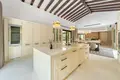Haus 5 Schlafzimmer 1 023 m² San Pedro Alcantara, Spanien