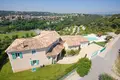 4-Schlafzimmer-Villa 250 m² in Frankreich, Frankreich