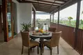 Villa de tres dormitorios 550 m² Belumbang, Indonesia