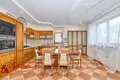 Cottage 438 m² Valiarjanava, Belarus